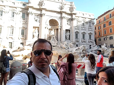 Art Loera in Barcelona Spain. Bilingual mortgage specialist serving Reno Spanish community.